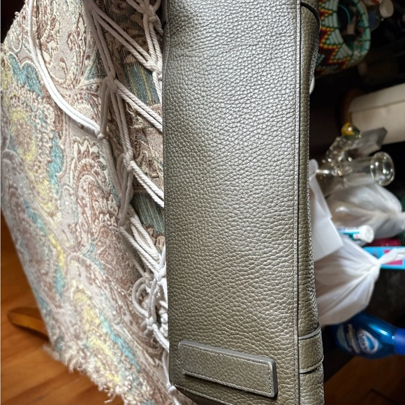 AllSaints Ray East West Pebbled Leather Tote Bag and Leather Pouch - Picture 4 of 10